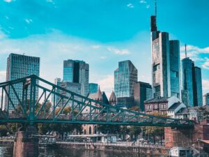 lang immobilien home page background
