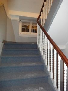 759105333233ee96918f3cc49bdb71d0 1 Altbau Treppenhaus