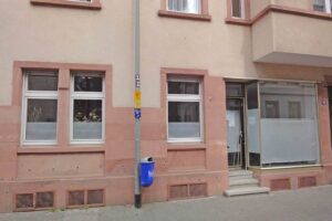 af4030455a91c03da59d9db76512fbad 1 F Schaufensterfront