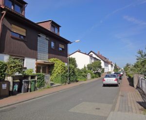 e907b7245d81f647dd814964aaf98494 1 Blick in die Strasse